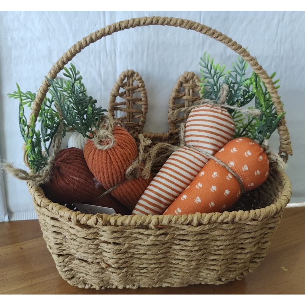 New 2024 Target Bullseye Easter Bunny Ears Wicker Basket W/Felted Carrots